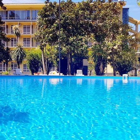 Wellness Park Hotel Gagra All-Inclusive Exteriör bild